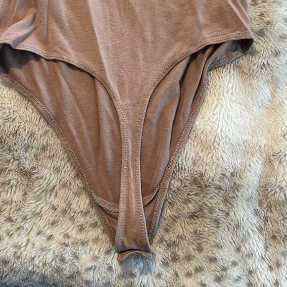 Cowl neck bodysuit - Picture 6 of 6